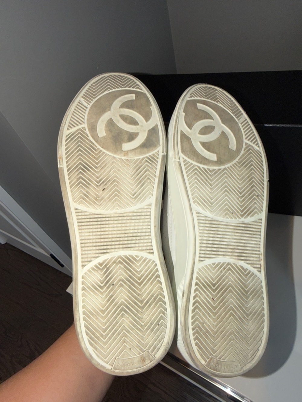 Chanel White Leather Sneakers - Picture 4 of 7